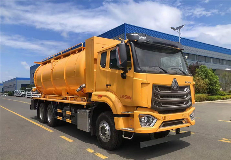 重汽豪沃24?方立?重載版清洗吸污車(chē)評(píng)測(cè)斷軸取力器驅(qū)動(dòng)