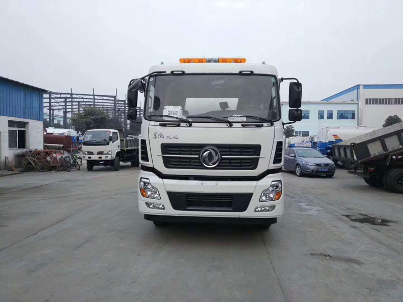 國六18方clw東風天龍后雙橋吸污車