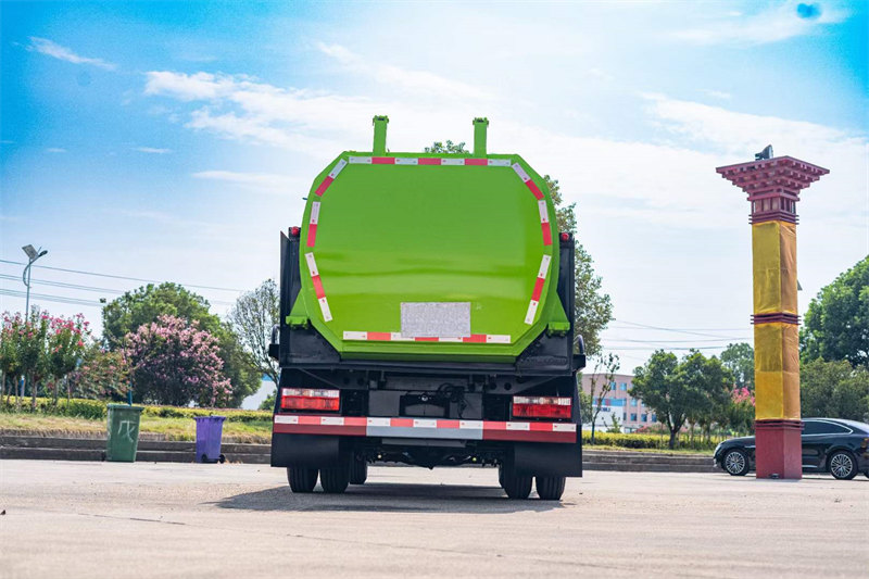 東風(fēng)途小衛(wèi)6.5方餐廚垃圾車評測大容量上藍(lán)牌