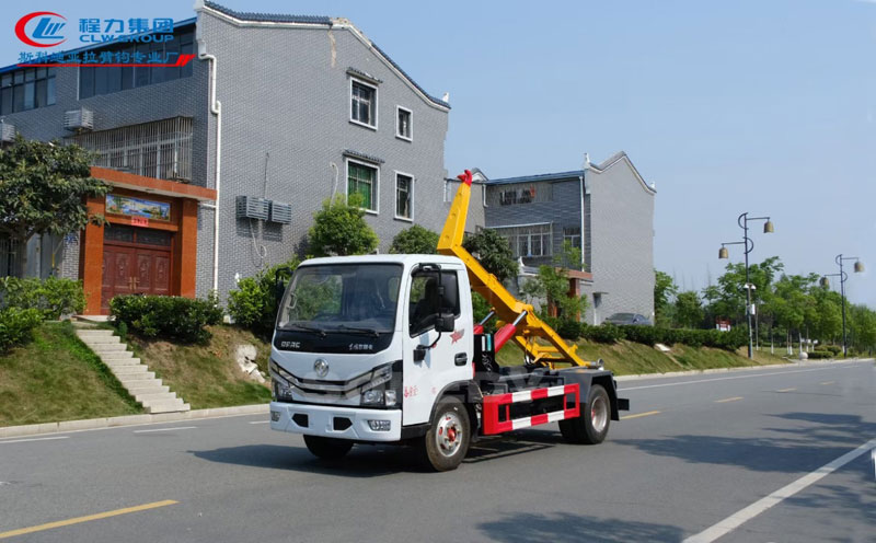 東風(fēng)D6多利卡藍(lán)牌勾臂垃圾車