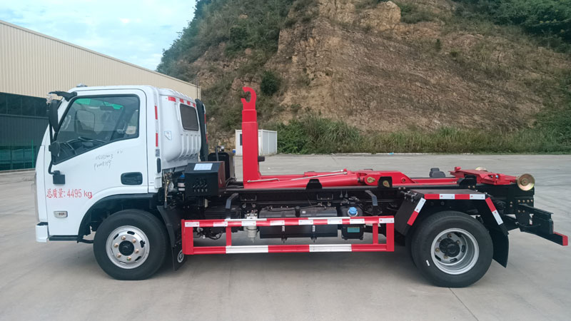 湖北三環(huán)創(chuàng)客勾臂垃圾車可下地庫