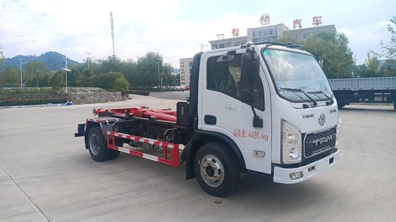 湖北三環(huán)創(chuàng)客勾臂垃圾車可下地庫
