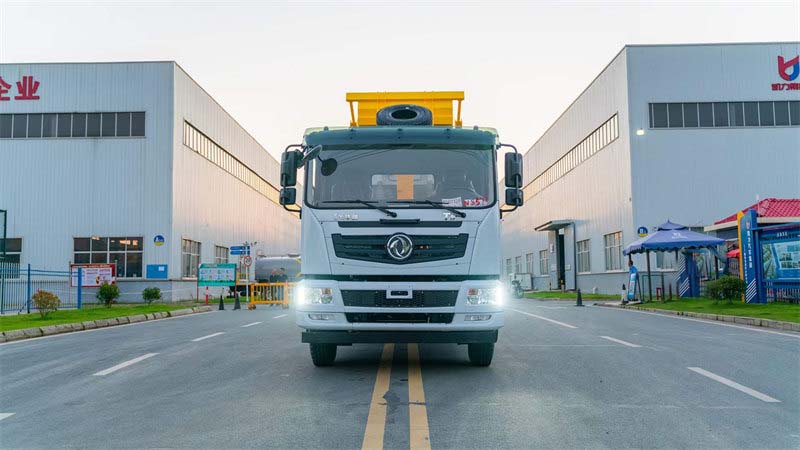 東風(fēng)華神T5后雙橋20噸勾臂垃圾車玉柴245/270馬力可選