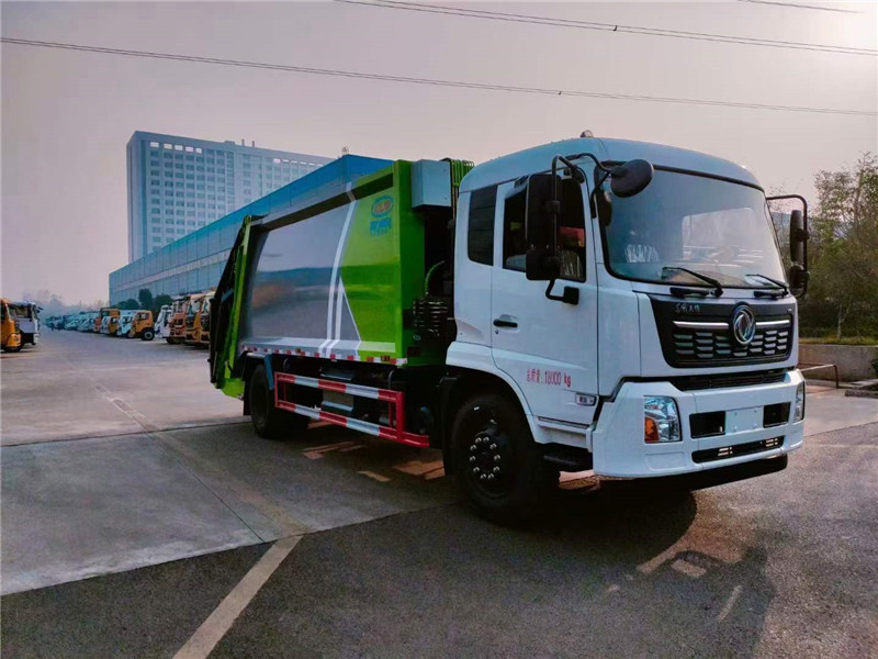 天錦18方壓縮垃圾車五米軸距底盤康機230馬力