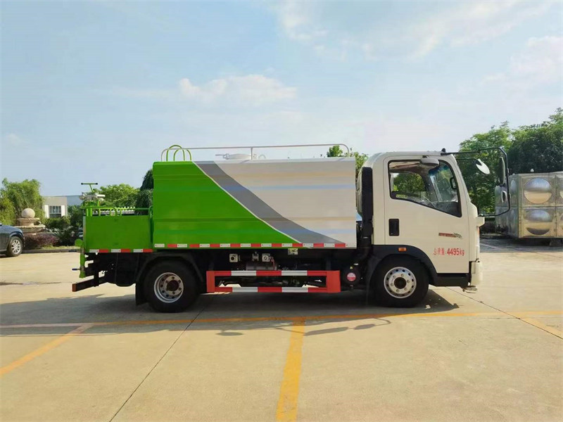 重汽豪沃7方藍(lán)牌灑水車C照可開10月價格現(xiàn)車50臺
