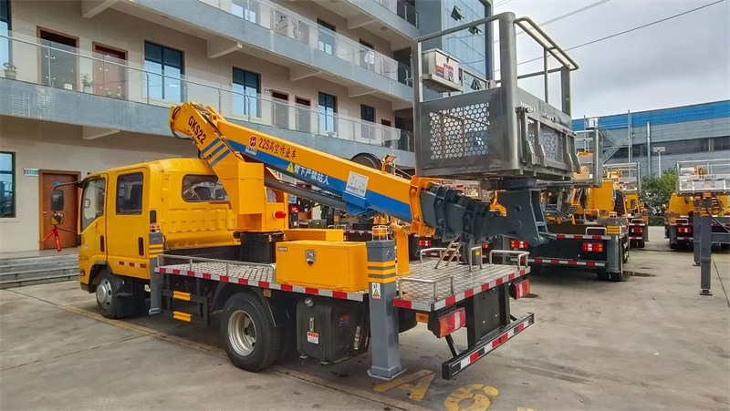 五十鈴雙排22高空作業(yè)車六邊形四節(jié)臂一體化操作系統(tǒng)