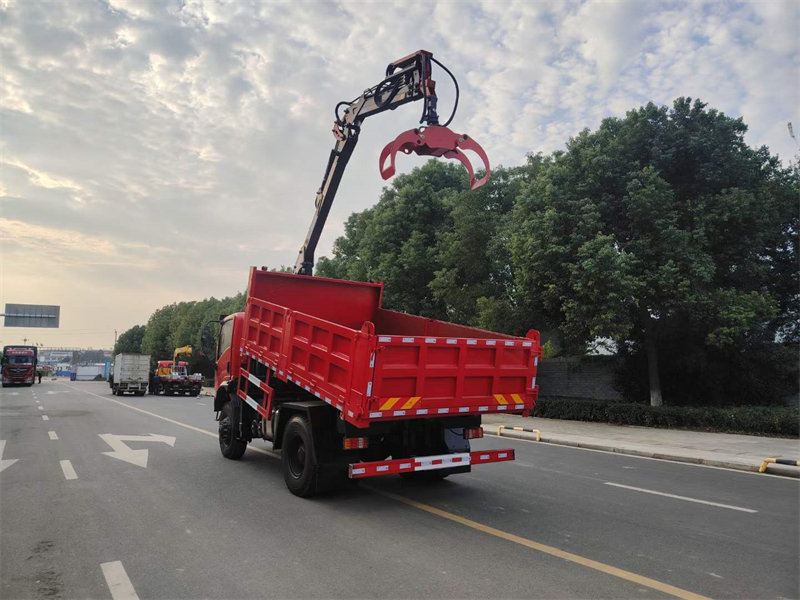 越野抓斗式垃圾車創(chuàng)客單排玉柴200馬力發(fā)動機