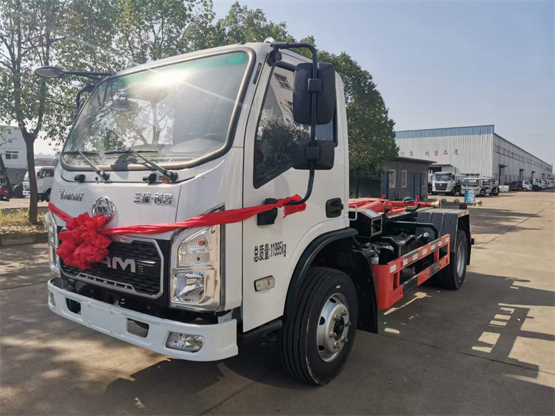 三環(huán)創(chuàng)客勾臂垃圾車(chē)廠家性?xún)r(jià)高
