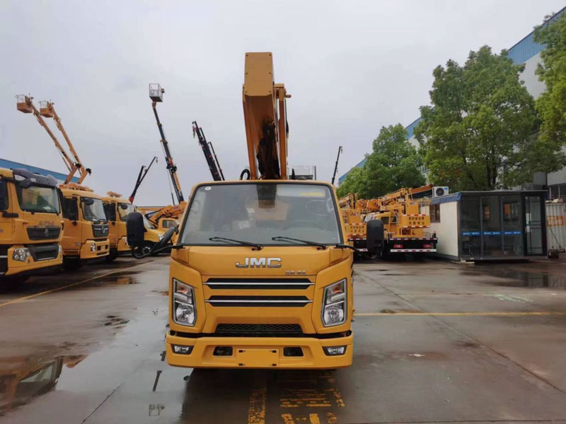 江鈴藍(lán)牌27米直臂伸縮式高空作業(yè)車廠家直銷