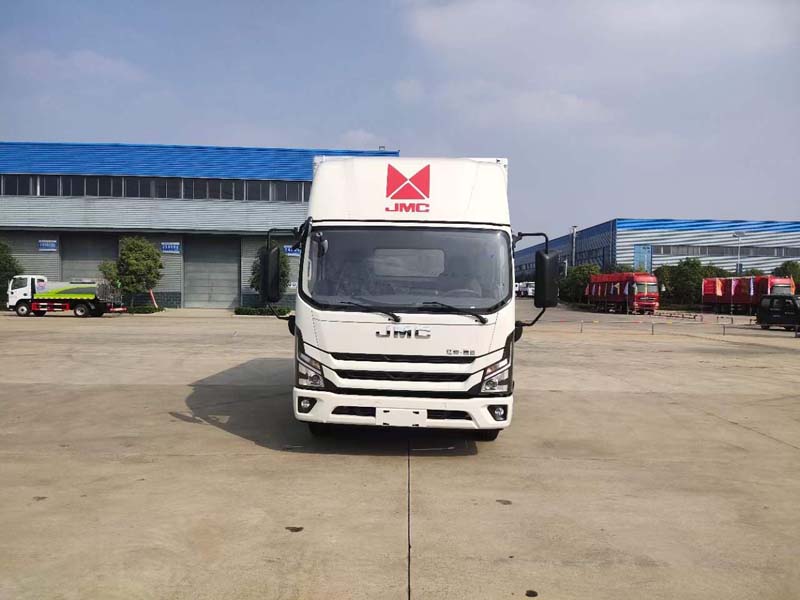 江鈴新凱運(yùn)寬體冷藏車承載能力強(qiáng)6檔變速箱
