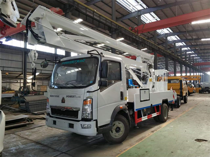 重汽豪沃14~16米折臂高空作業(yè)車出口車型
