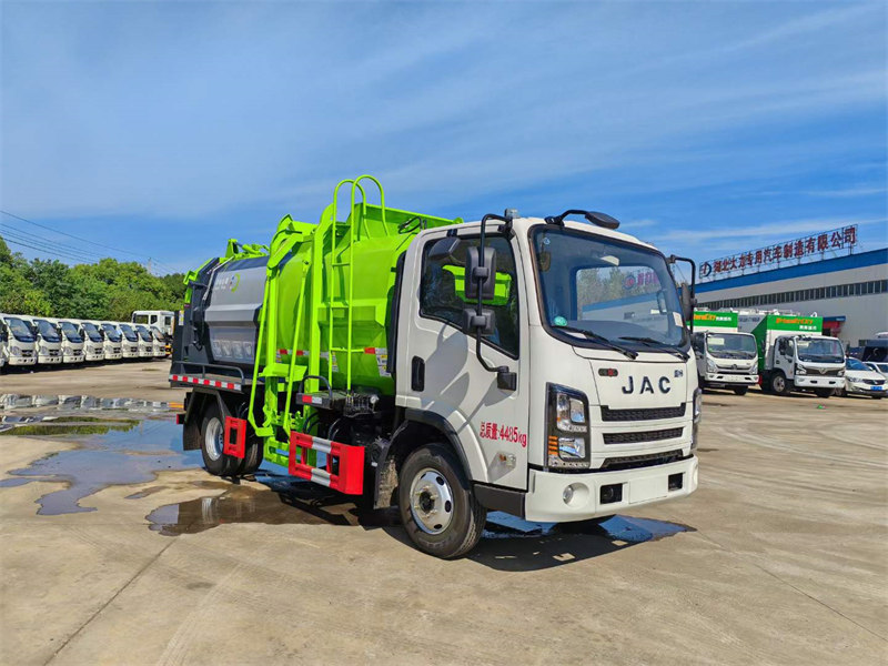 江淮威鈴餐廚垃圾車8立方米超大容量藍(lán)牌餐廚天花板