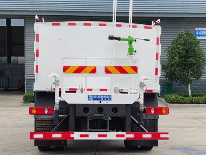 方罐東風(fēng)天錦城市清洗車