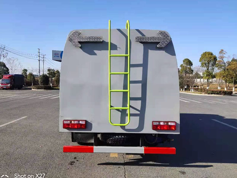江鈴中置護(hù)欄清洗車整CL5081GQX6HL