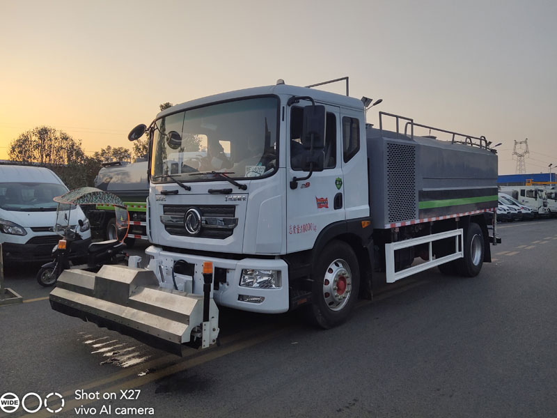 東風(fēng)路面清洗車CL5182GQXHL6