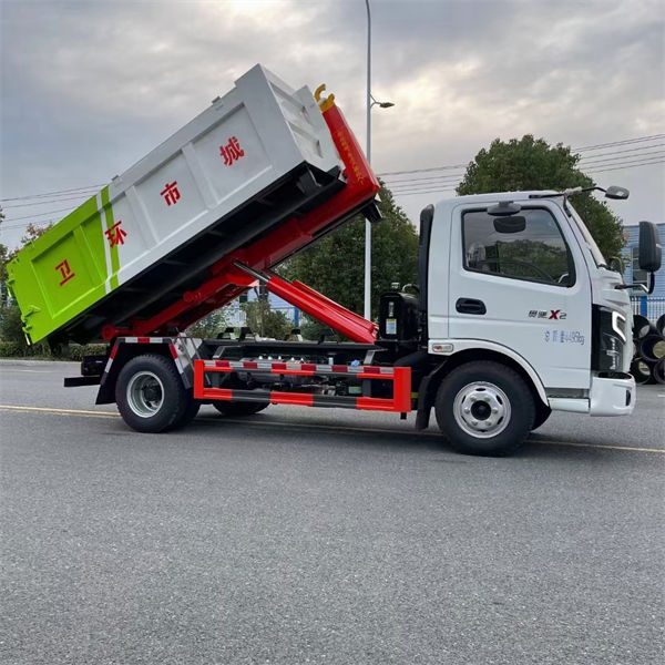 飛碟奧馳X2藍(lán)牌勾臂垃圾車(chē)