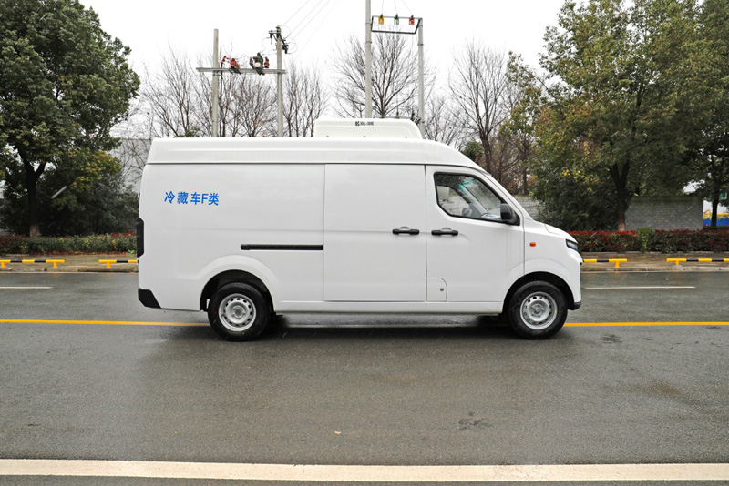 吉利V6EP純電的面包冷藏車