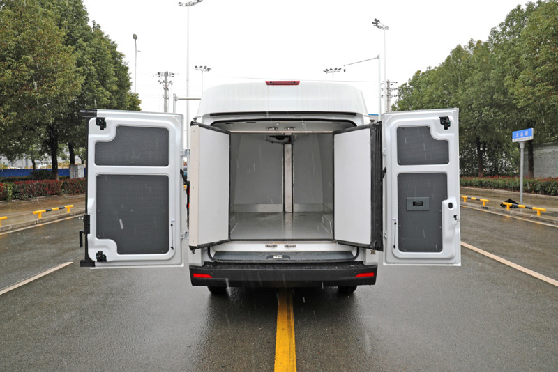 吉利V6EP純電的面包冷藏車