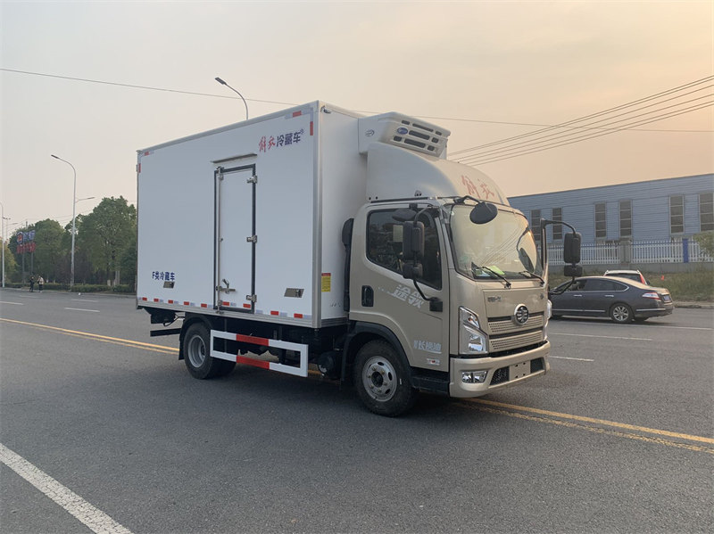 勁爆特價解放領(lǐng)途冷藏車僅需10.4萬
