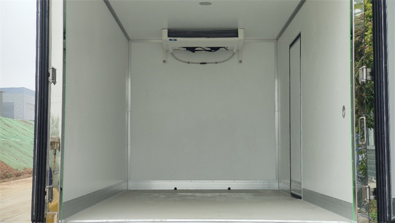 特價(jià)4米2國(guó)六福田歐馬可S1冷藏車務(wù)實(shí)可靠