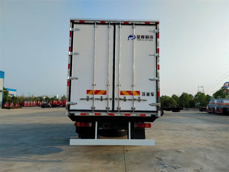 6.8米解放JK6自動檔冷藏車特價一款性價比極高的物流神器