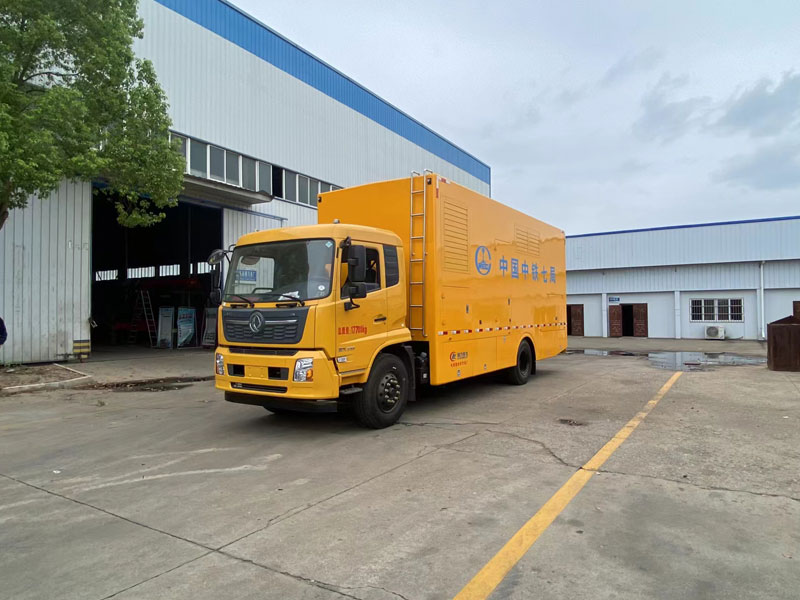 天錦300KW東風(fēng)電源車CLW5180XDYD6