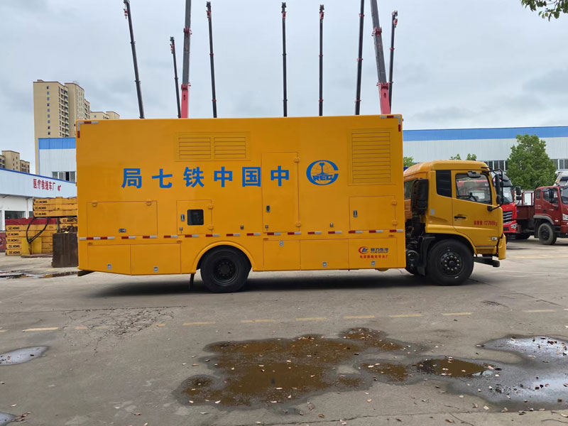 天錦300KW東風(fēng)電源車CLW5180XDYD6