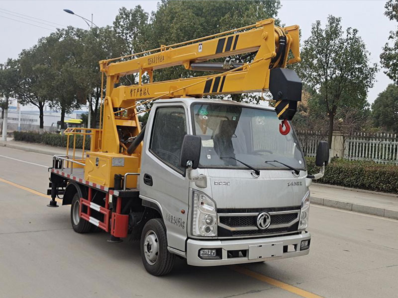 國六東風(fēng)小霸王13.5米高空作業(yè)車