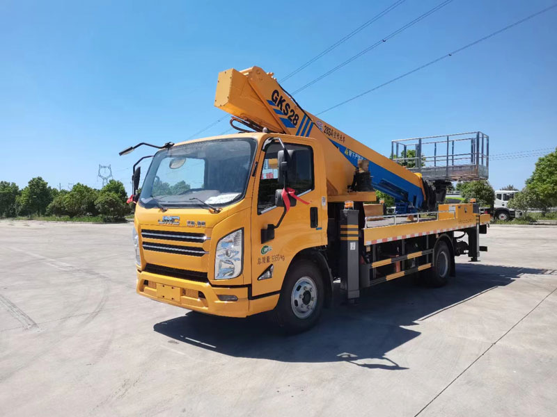 國六江鈴凱悅28米伸縮臂式高空作業(yè)車