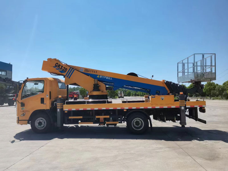 國六江鈴凱悅28米伸縮臂式高空作業(yè)車
