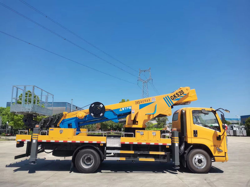 國六江鈴凱悅28米伸縮臂式高空作業(yè)車