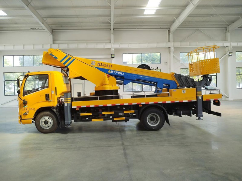 國六江鈴凱悅28米伸縮臂式高空作業(yè)車