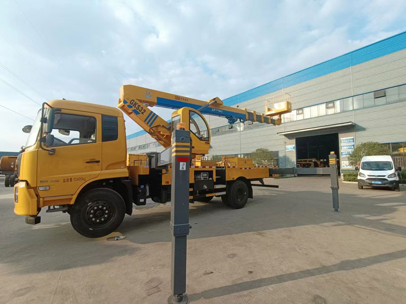 國六東風(fēng)天錦28米高空作業(yè)車