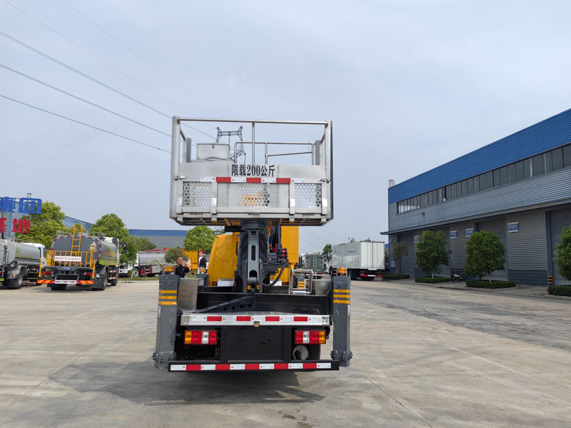 國六江鈴30米伸縮臂式高空作業(yè)車