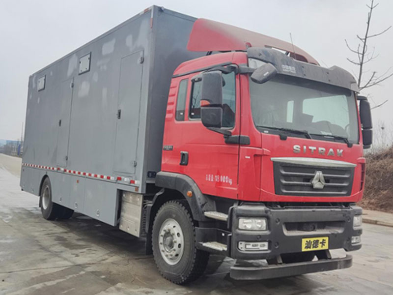 汕德卡廁所車ZZ5186XXYN561GF1