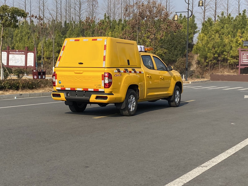 程力威牌大通皮卡排澇救險(xiǎn)車(chē)
