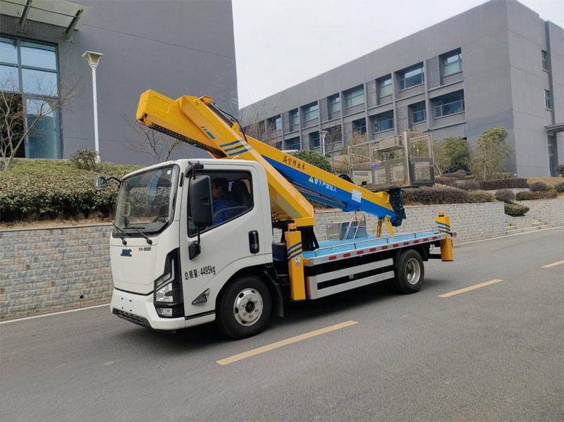 江鈴純電動23米高空作業(yè)車