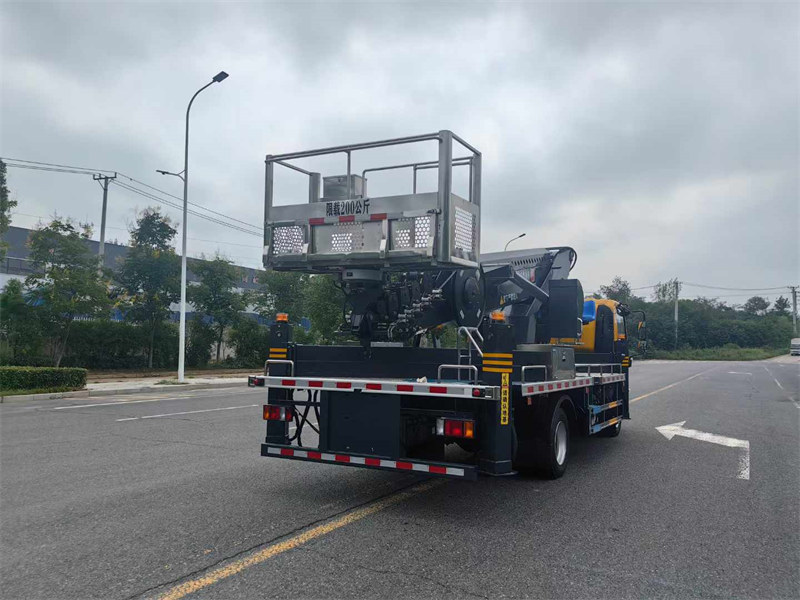 慶鈴鈴咖36米直臂高空作業(yè)車(chē)云內(nèi)150馬力發(fā)動(dòng)機(jī)動(dòng)力強(qiáng)勁