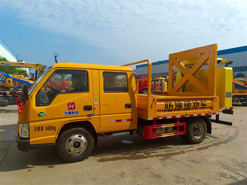 江鈴順達(dá)防撞緩沖車(chē)程力廠家直銷(xiāo)