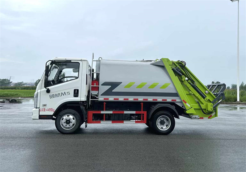 藍(lán)牌6.5方領(lǐng)航M5壓縮車震撼上市承載更強(qiáng)