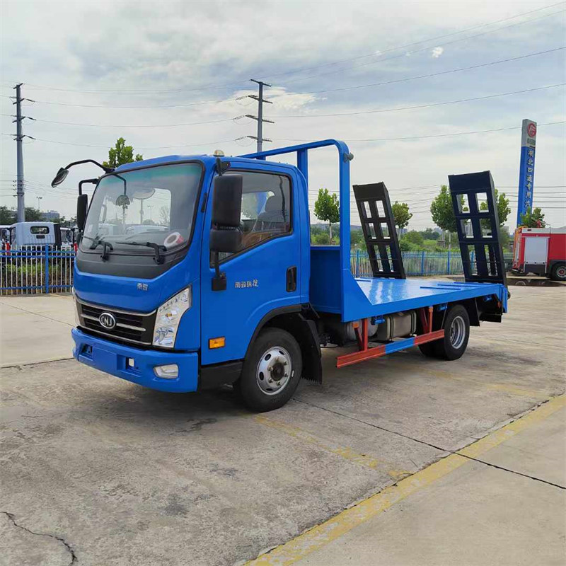 南駿藍(lán)牌標(biāo)載平板運(yùn)輸車整車價(jià)格8.6萬