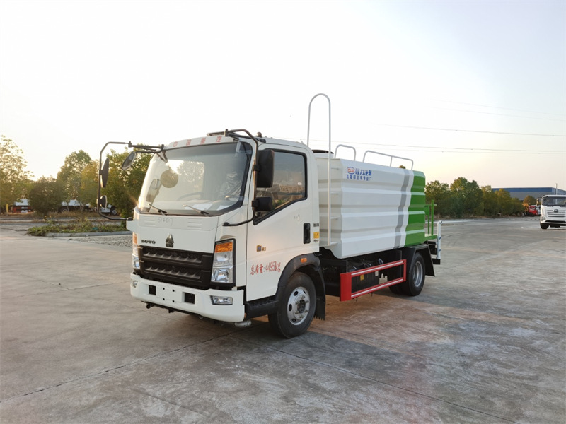 重汽豪沃5方7方藍牌抑塵車