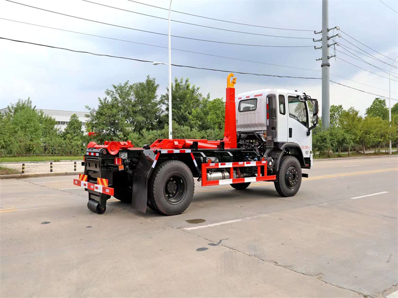 三環(huán)創(chuàng)客4000軸距勾臂垃圾車(chē)廠家報(bào)價(jià)