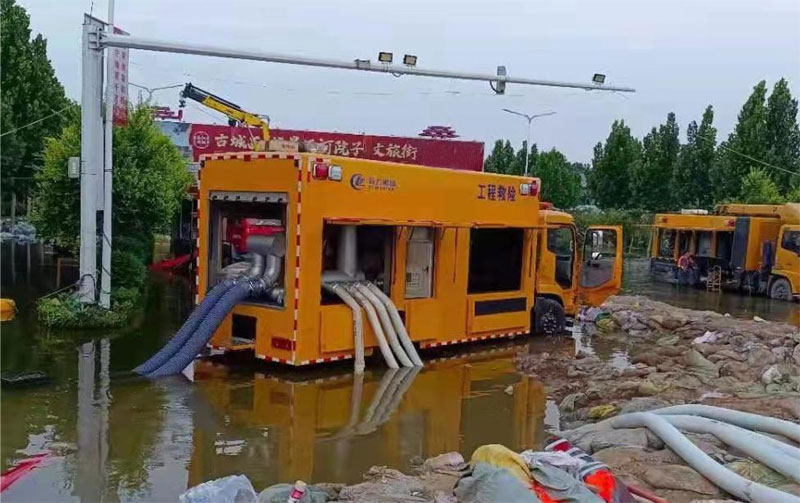 重汽豪沃5000m3/h流量排水救險車