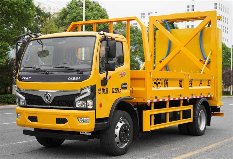 東風(fēng)福瑞卡F8軍工版防撞緩沖車出色安全性