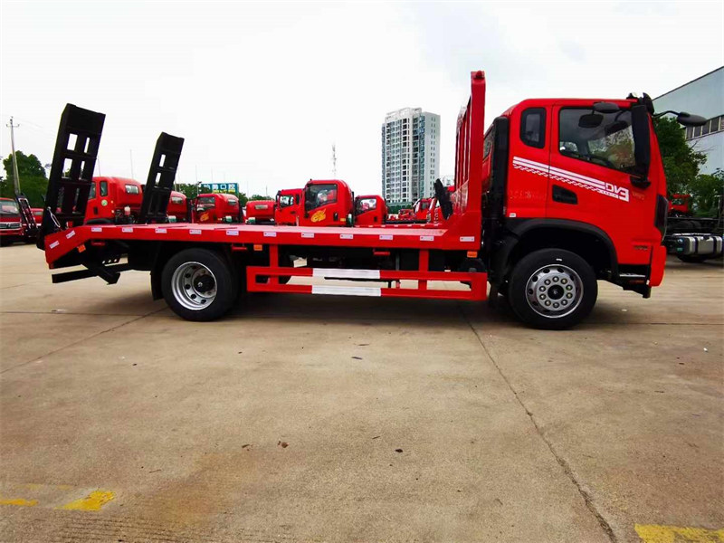 東風(fēng)華神新款4200軸距DV3平板運(yùn)輸車市場(chǎng)價(jià)格