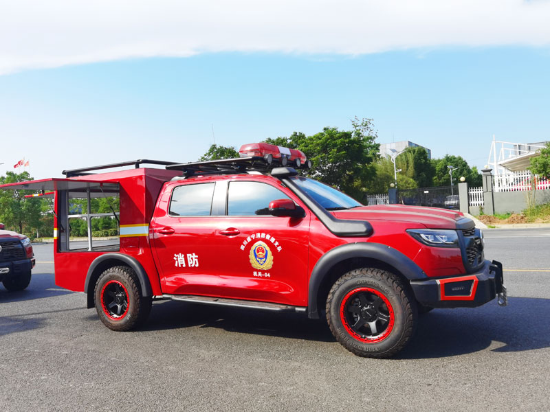 新型應(yīng)急發(fā)電搶險(xiǎn)救援車輛-長城炮通訊指揮消防車