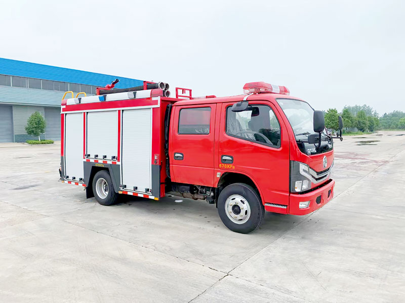 東風(fēng)小多利卡水罐消防車（內(nèi)藏罐）