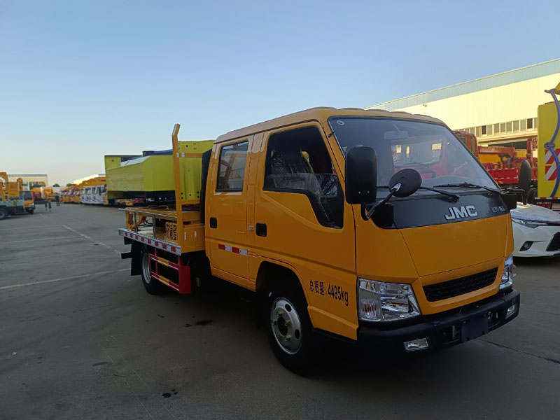 江鈴順達(dá)100K老款二次防撞緩沖車