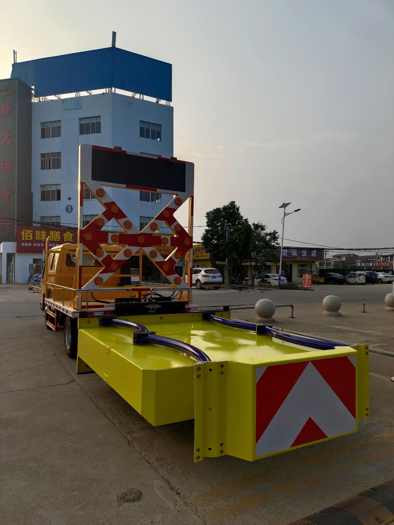 江鈴順達(dá)100K老款二次防撞緩沖車